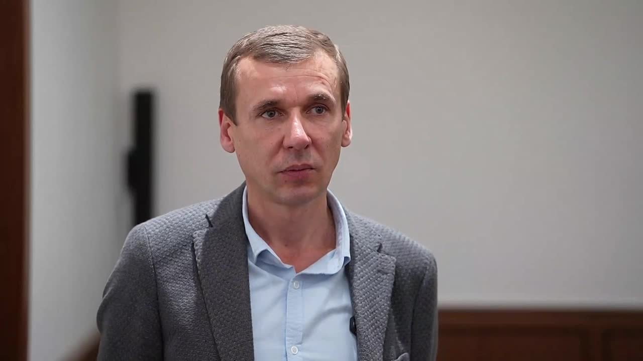 Сегодня, после завершения встречи с ветеранами Отечественной войны народа Абхазии, Президент Бадра Гунба в интервью руководителю «Апснымедиа» Роберту Джопуа прокомментировал появившуюся в СМИ информацию о возбуждении..