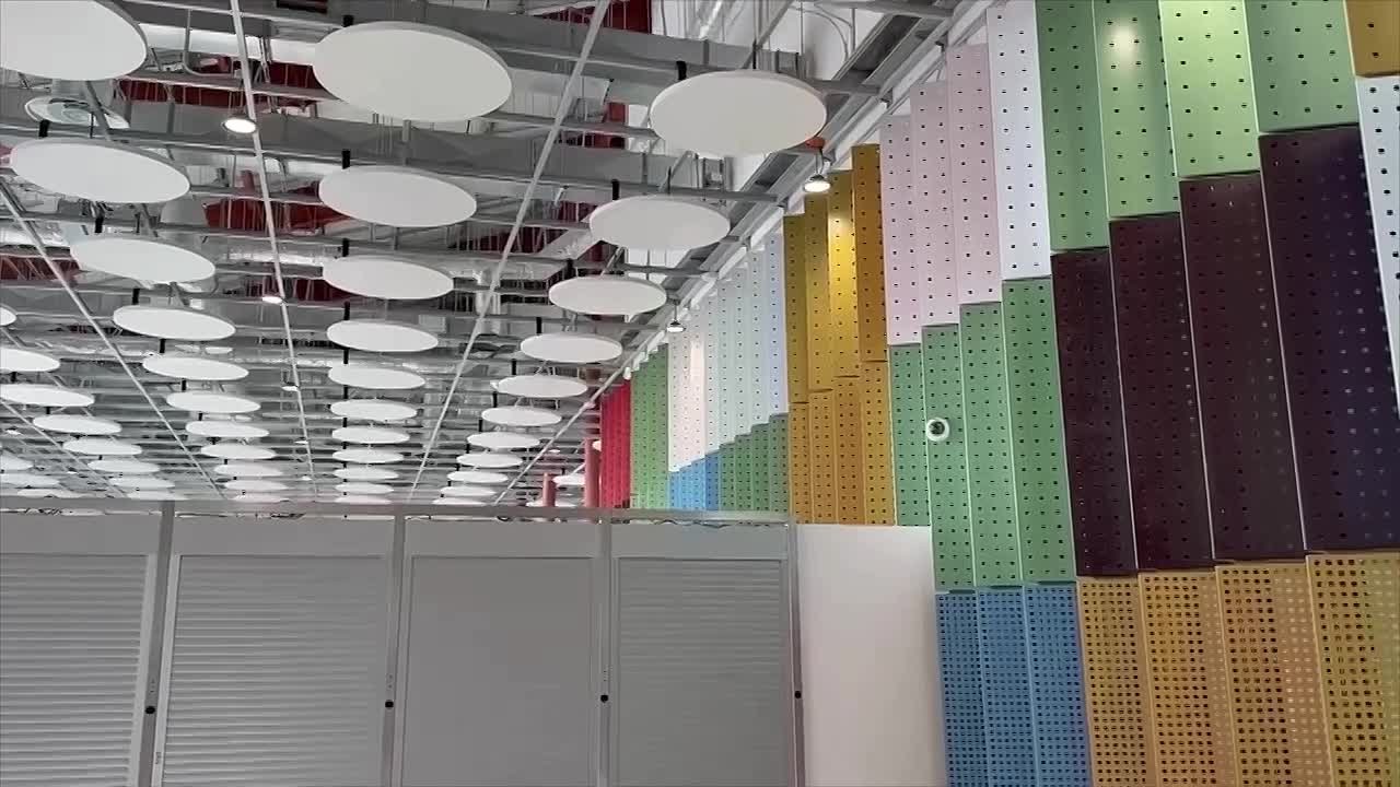 Президент Бадра Гунба и первый заместитель руководителя Администрации Президента Российской Федерации Сергей Кириенко осмотрели новый терминал международного аэропорта Сухума имени В.Г. Ардзинба. Терминал начнет принимать..