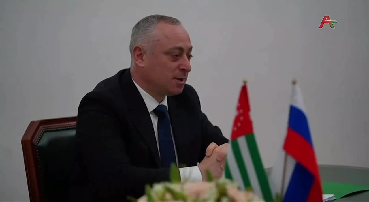 Состоялась встреча Президента Абхазии Бадры Гунба и Сергея Кириенко