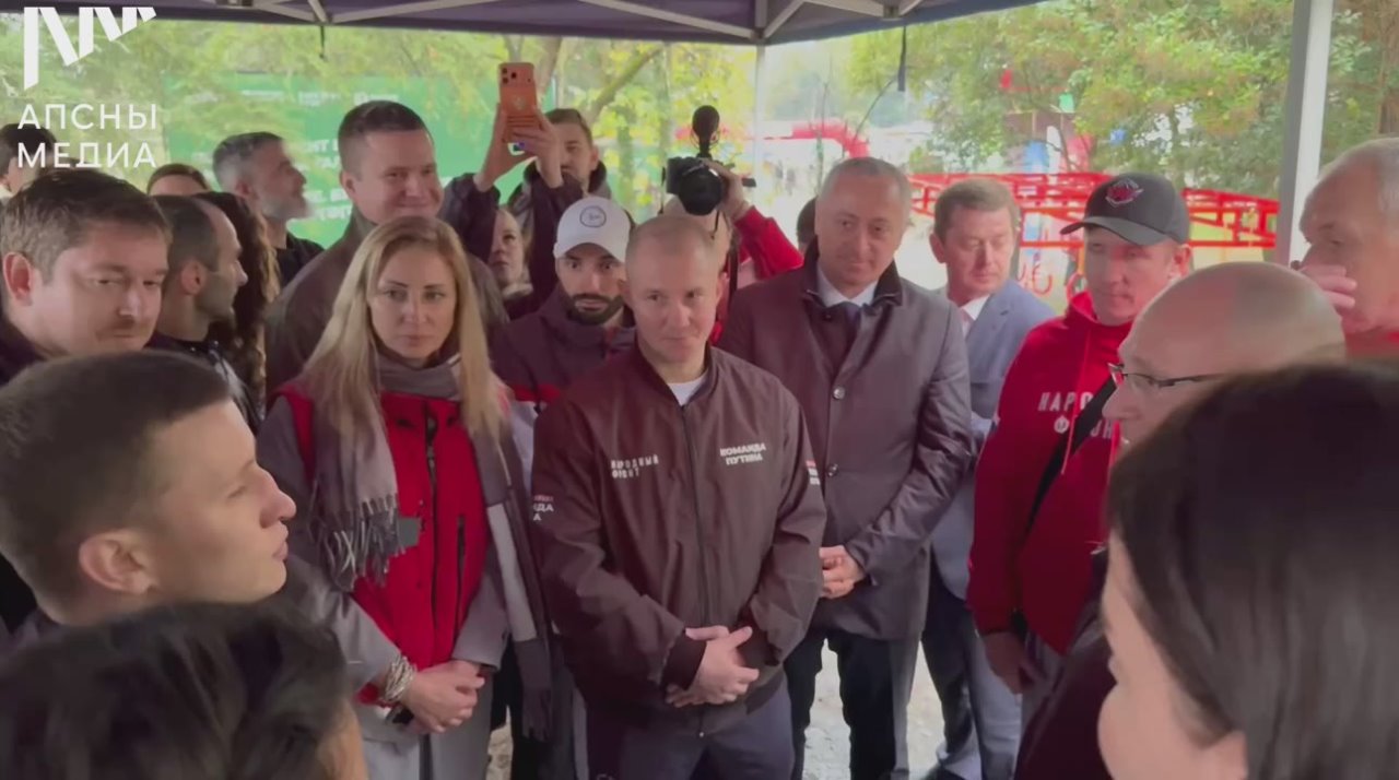 Сергей Кириенко пообщался с участниками фестиваля «Абхазский рубеж» и поздравил их с победой