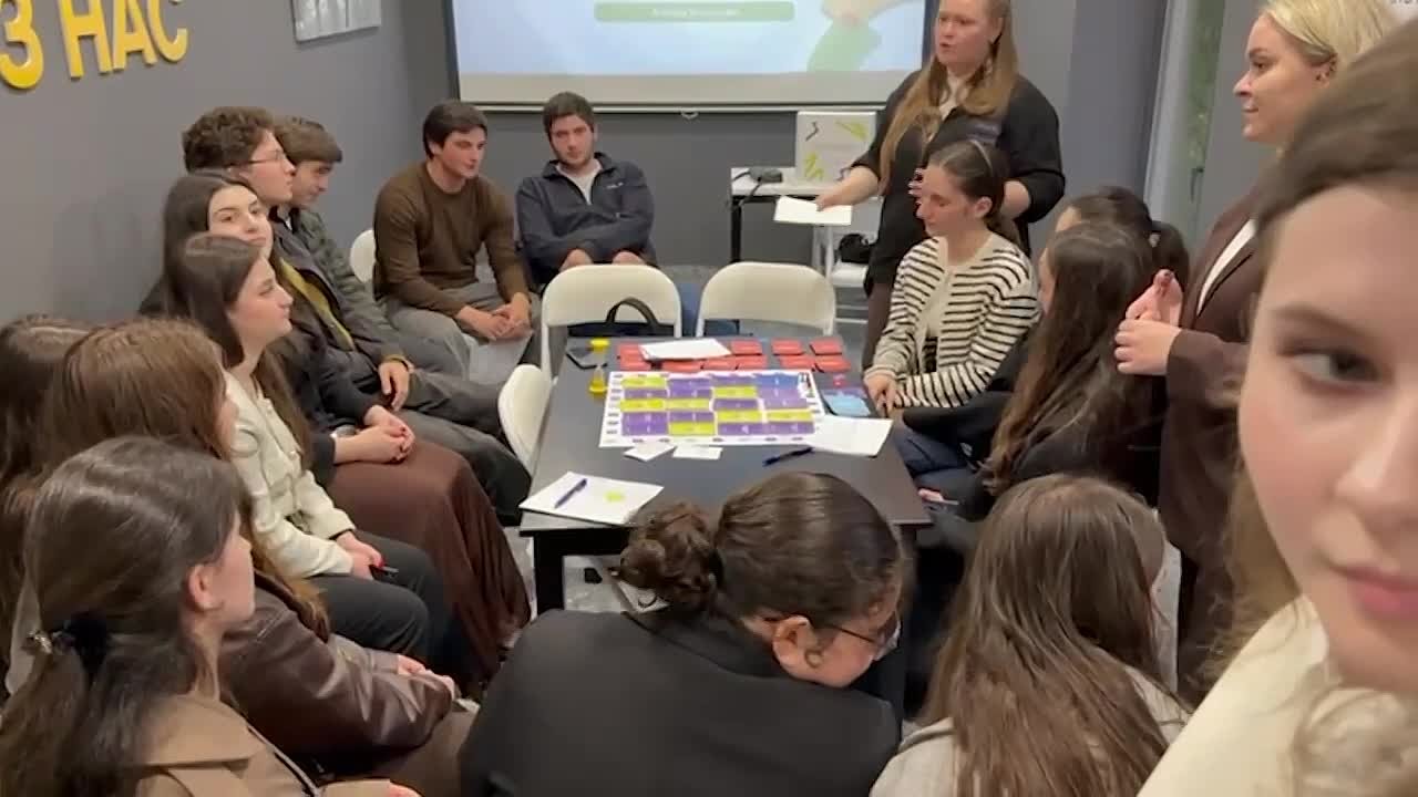 Президент Бадра Гунба и первый заместитель Руководителя Администрации Президента России Сергей Кириенко приняли участие в торжественной церемонии открытия Представительства АНО «Дирекция Всемирного фестиваля молодежи» в..