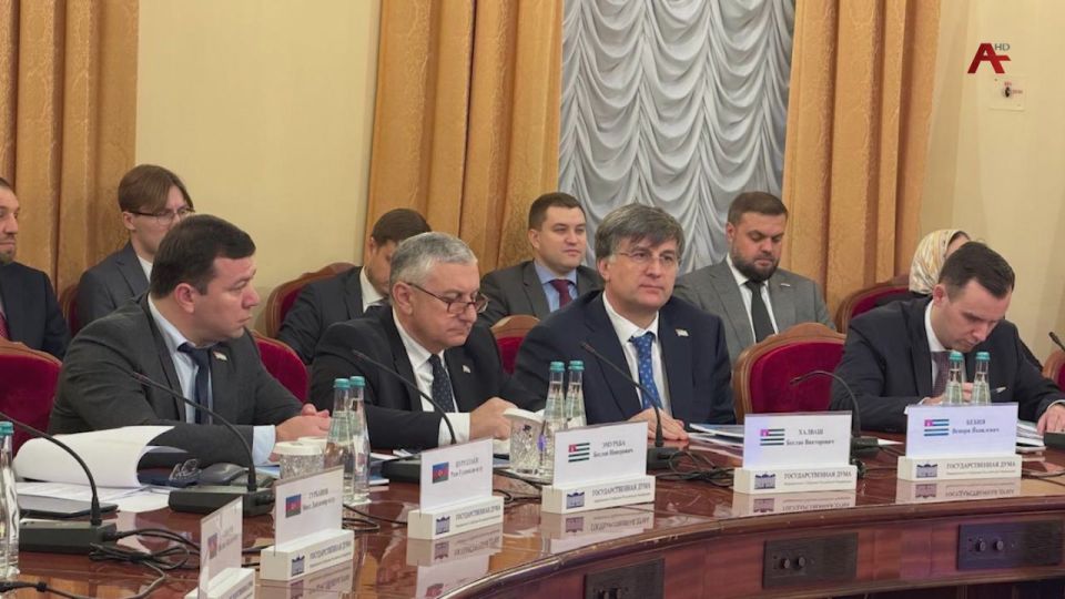 Асны Жлар Реизареи Урыстыла Афедералт Еизареи русеицура иабзоураны Асни Урыстылеи рынаррабжьарат еизыазаашьаа ры иактуалу азаараа иаахтны рылацажара алнаршоит