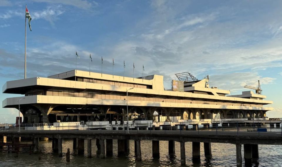 Завершено обследование морского вокзала и причала Сухумского морского порта