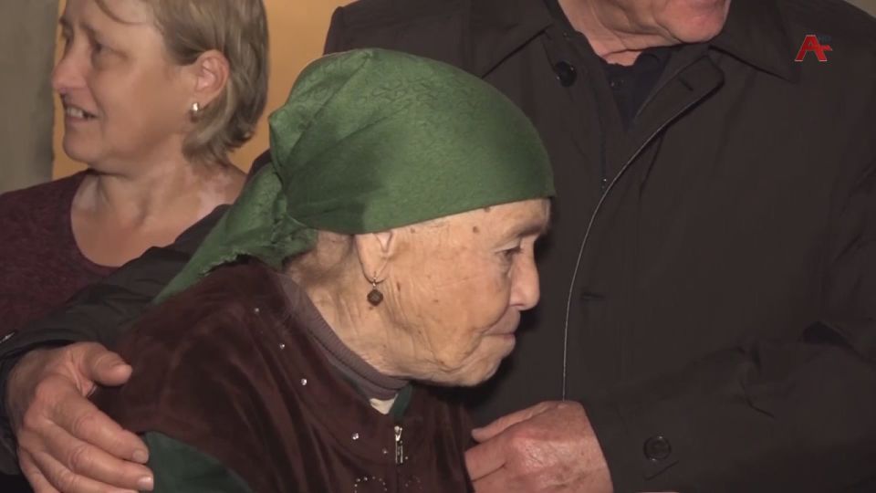 Лысазаара далит хатгахарала тылаы еибашьуаз, Асны афырхаа Гена Карданов иан Леила Карданова