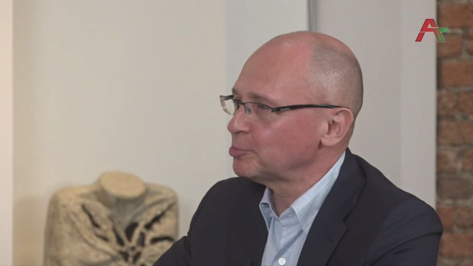 Отчий дом, запах моря и кофе, искусство слова в абхазском тосте: обо всем этом в замечательном искандеровском стиле