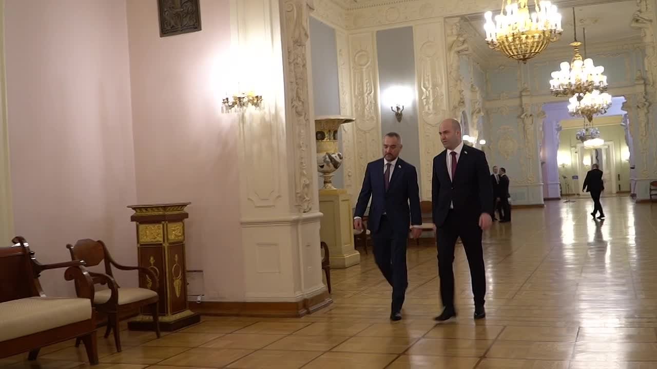 В рамках 69-й сессии Парламентского Собрания Союза Беларуси и России Спикер Народного Собрания - Парламента Республики Абхазия Лаша Ашуба и Председатель Парламента Республики Южная Осетия Алан Маргиев прошли в специальный..