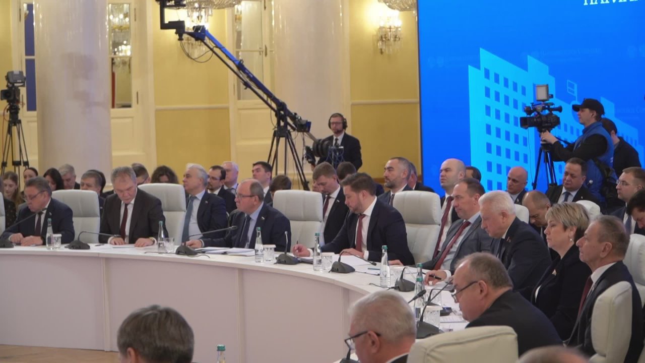 9 декабря в Москве состоялась 69-я сессия Парламентского Собрания Союза Беларуси и России, в которой приняла участие делегация Народного Собрания – Парламента Республики Абхазия во главе со Спикером Лашей Ашуба