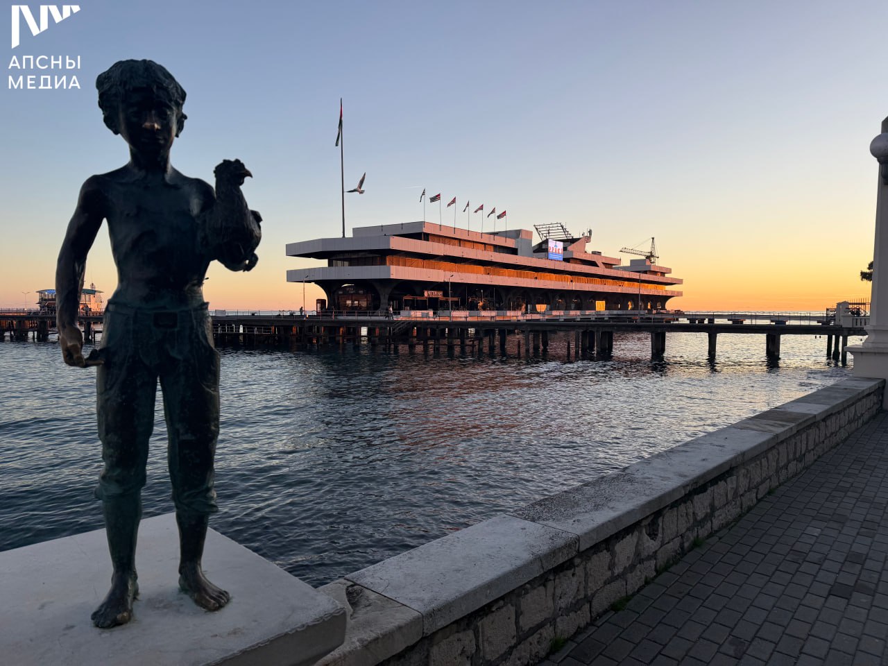 В четверг, 11 декабря, на территории Черноморского побережья Абхазии ожидается облачная с прояснениями погода, временами дождь разной интенсивности, гроза