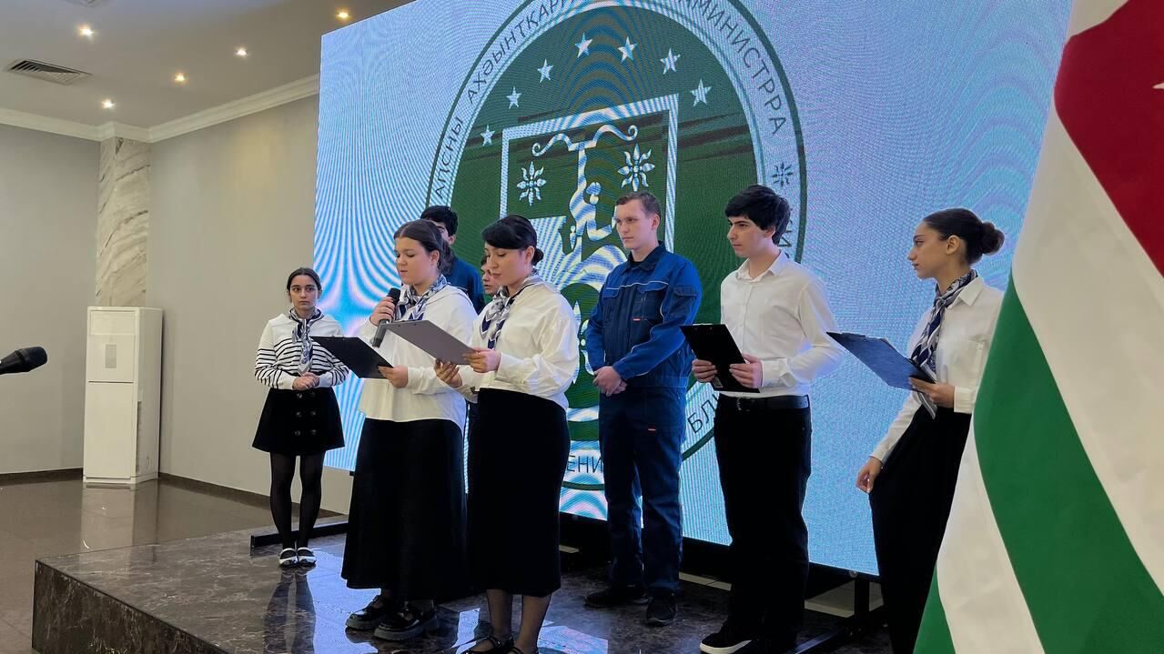 Первая профориентационная выставка Минпросвещения открылась в Сухуме