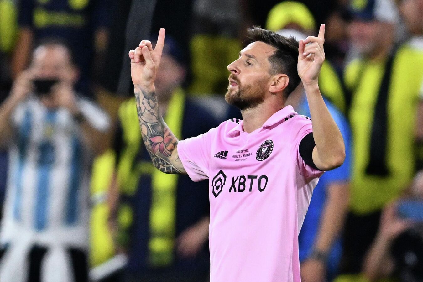 Визит знаменитого футболиста Лионеля Месси в Калькутту обернулся погромом