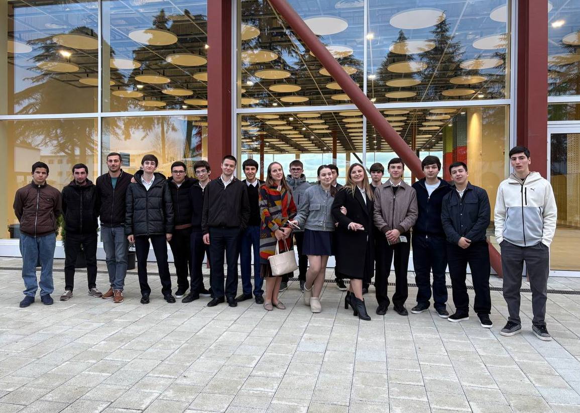 В Международном аэропорту «Сухум» имени В.Г. Ардзинба прошла вторая профориентационная экскурсия для школьников