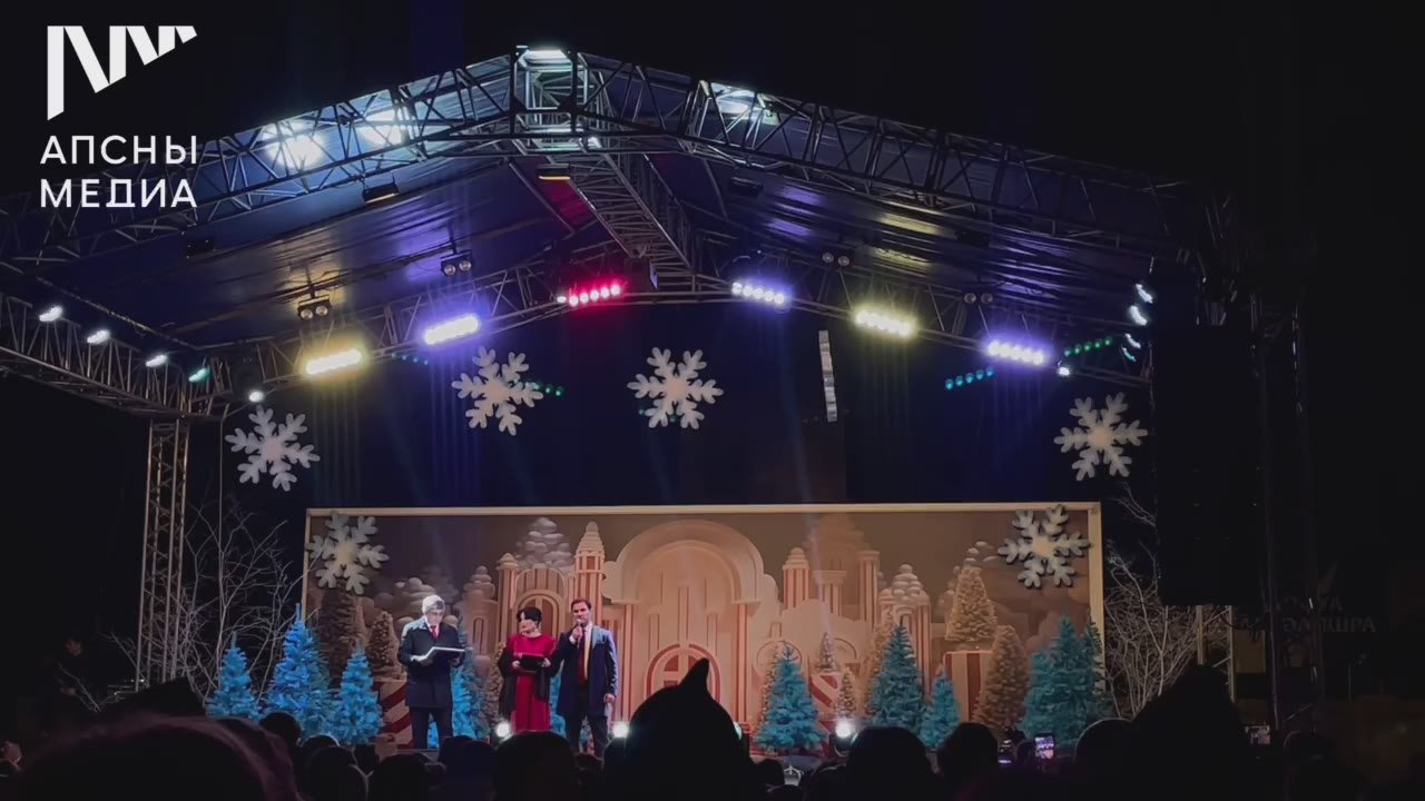 Мэр Сухума Тимур Агрба поздравил горожан с наступающим Новым годом